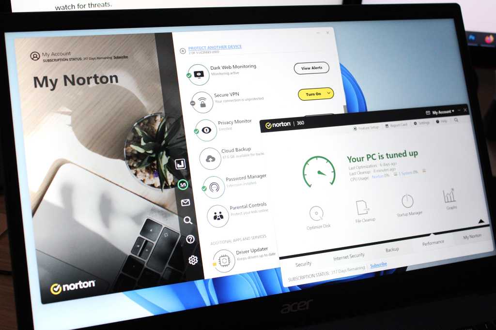 Norton 360 Deluxe interface (Dec 2023)